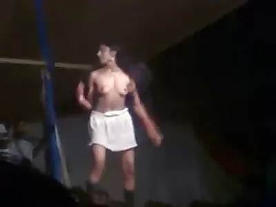 મોટા boobs અને ગર્દભ સાથે નતાશા સરસ તેના સાવકા ભાઈ સાથે સેક્સ છે વીડીયો બીપી સેકસી